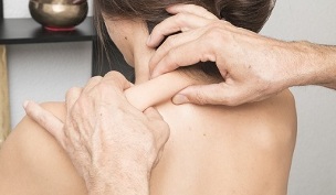 massage pour l'ostéochondrose cervicale